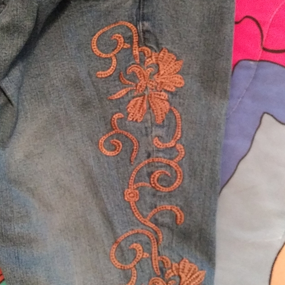 Jeans - Picture 2 of 4